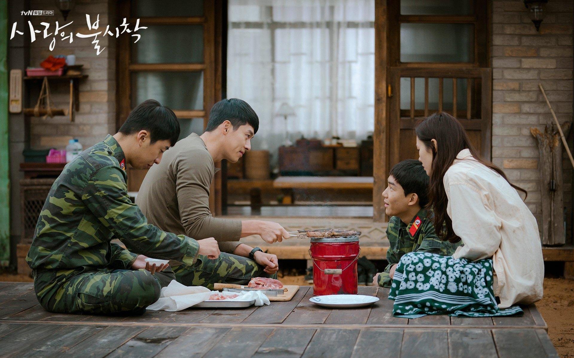 苏炳添与年轻选手交流起跑技术细节,苏炳添的起跑技术