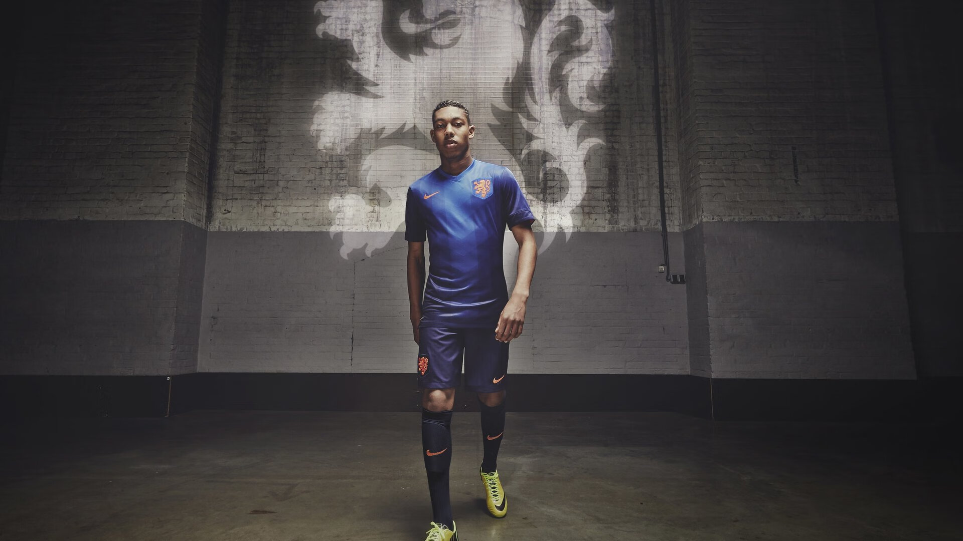 开云-《电竞产业链中的创新创业机会：从硬件到内容全景分析》，电竞行业产业链的构成是什么